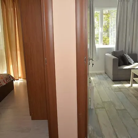 Апартаменти Ivet *